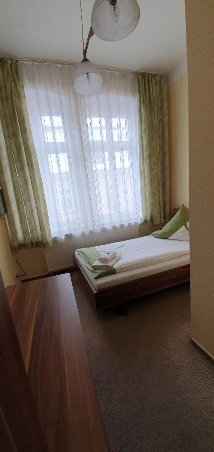 Restaurant & Hotel Olive ไกรฟ์สวัลด์ ภายนอก รูปภาพ